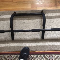 Exercise pull up bar