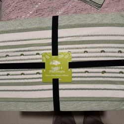 Newt Ritz Set Of 4 Placemats 