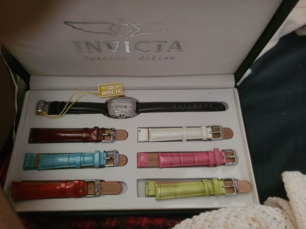 Invicta Diamond Baby Lupah Ladies Watch Set MSRP $279.95