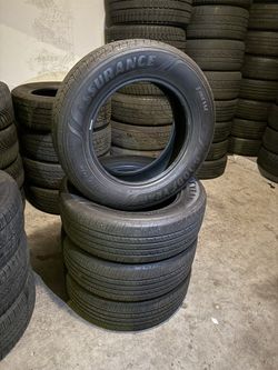 225/65 R17 Good Year