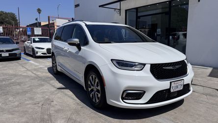 2023 Chrysler Pacifica Pinnacle e-Hybrid
