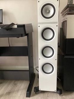 KEF Q700 Front speakers. Hi End Bi-wire / Bi-amp. Like New Condition.