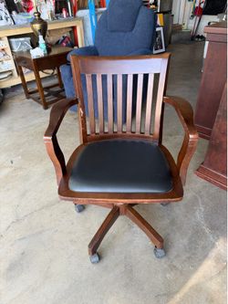 Desk chair