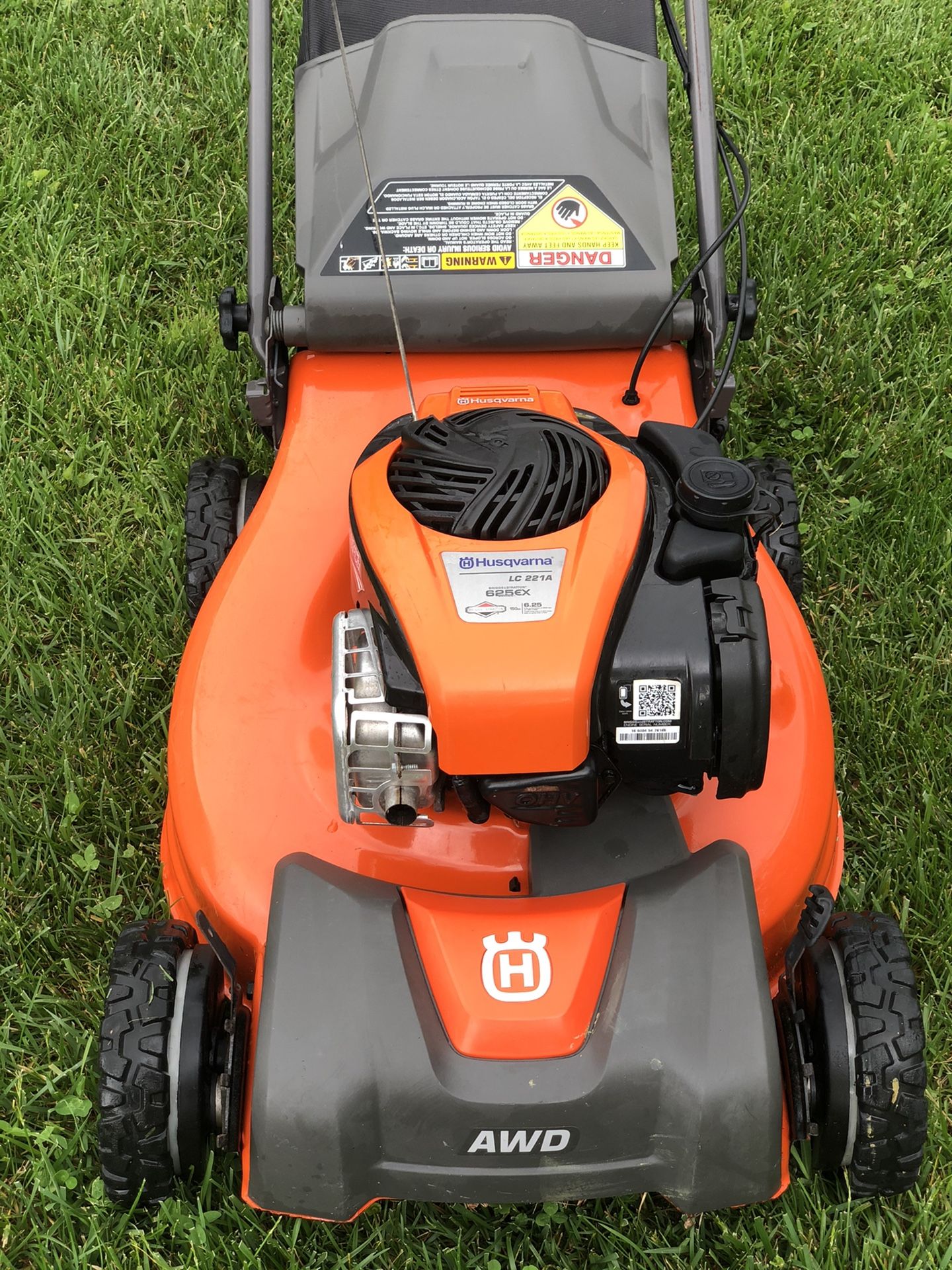 Husqvarna 21” LC 221 A lawn mower self propelled with bag AWD. for Sale
