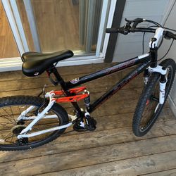 V2100 Genesis Bike