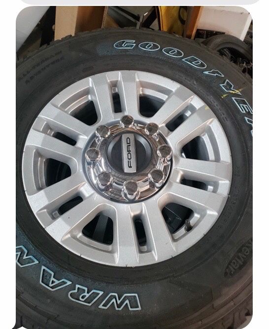 Set Of Factory F250 Take Offs 275/70/18 Wheels , Tires,center Caps $600  Firm 