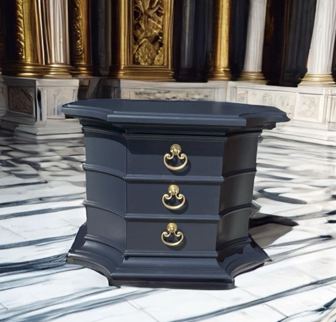 Heritage End Table For Sale