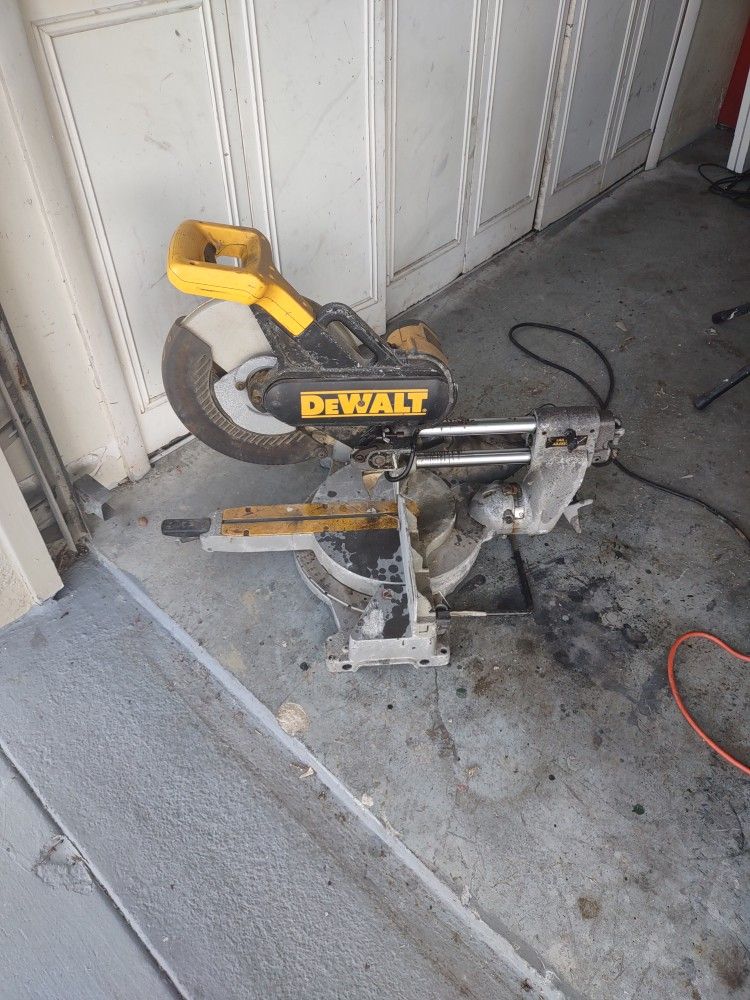 Radial Arm Saw 12" 