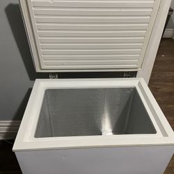 5.0 cubic Feet Chest Freezer