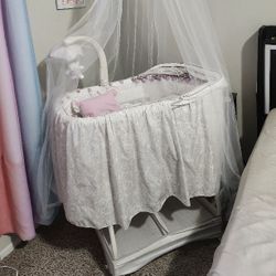 baby crib