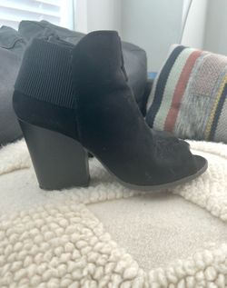 Women’s Shoes Size 9