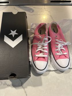 Women’s Converse New size 7.5