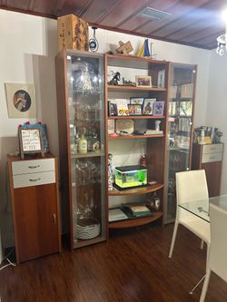 Mueble de Madera y Cristal
