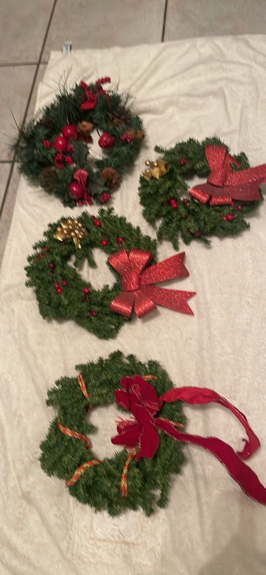 Small Wreaths & garland 