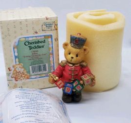 New 1996 Cherished Teddies JEFFREY HOLIDAY NEW  YEAR FIGURINE 176044 TOY SOLDIER


MIN CONDITION,  STORED IN THE BOX, COMES WITH ORIGINAL PACKAGING


