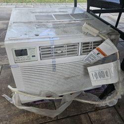 Amana 18,000 BTU Air Conditioner AMAP182BW