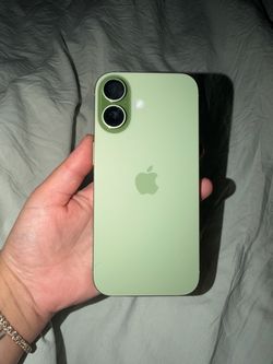 GREEN IPHONE 17