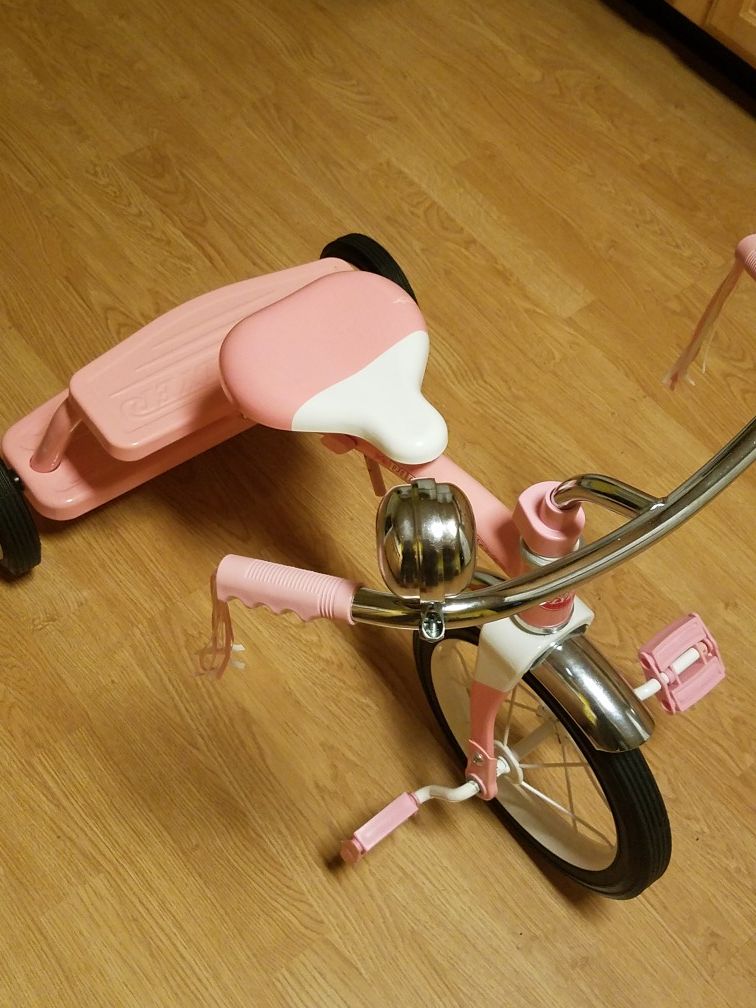 Toddler girl bike like new