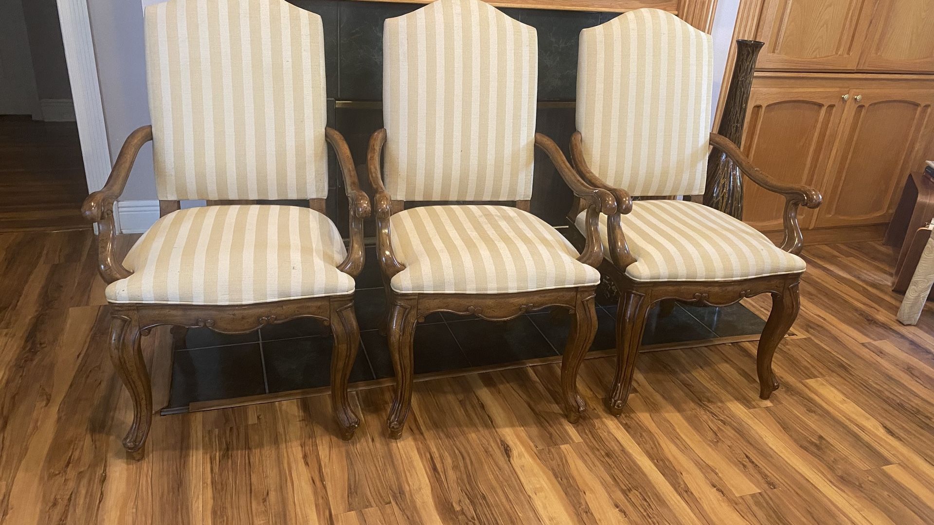 3 Antiguos Asientos De Madera Buena 