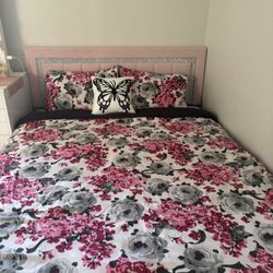 Pink Queen Bed 