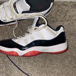 Jordan 11 Lows White Bred Size 10.5