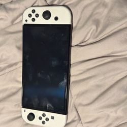 Nintendo Switch OLED + FREE GAME
