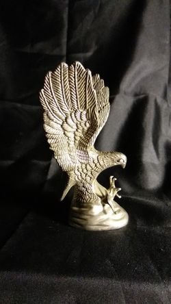 Vintage Eagle Figurine Paperweight 5"