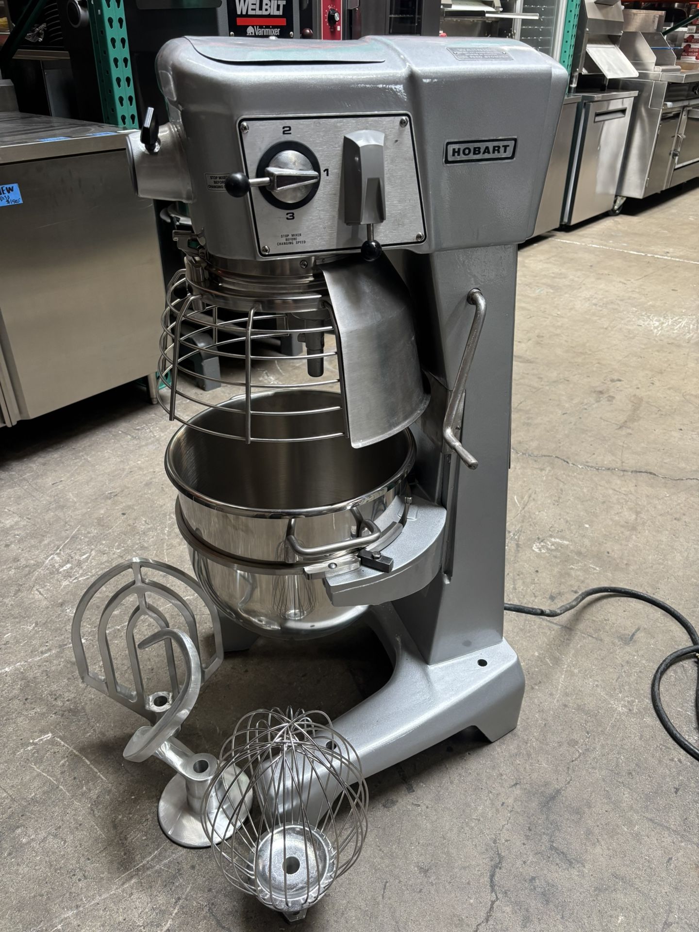 30 Quart Hobart D-300 Classic Mixer 3 New Attachments And Stainless Steel NSF Bowl 208v Works Great Serviced And Ready To Work