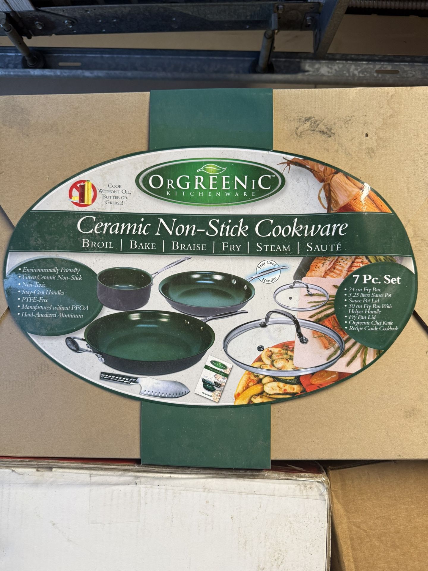 New in box. 7 piece Cookware set