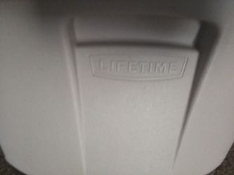 Lifetime folding chairs (10)
