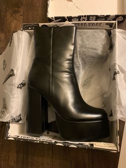 Vegan KOI boots