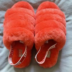 UGG Fluff Slide (Size 6)
