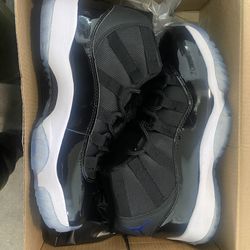 JORDAN 11 Size 8.5