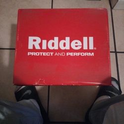 Riddell Size 9 Football Cleats 