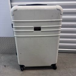 Marc New York Hard Shell Spinner Luggage – White