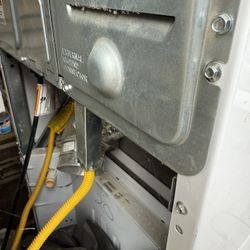 Secadora Y Lavadora La Connection Es De Gas Y 120 Volts  