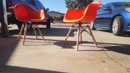 Modern   dinette table  chairs