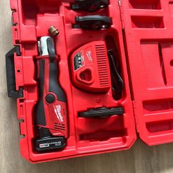 Milwaukee  Press Tool.  Kit. Model. 2473-22 M12. 
