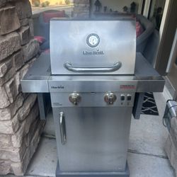Like New Char-Broil Commercial Tru infrared Two Burner Barbecue 