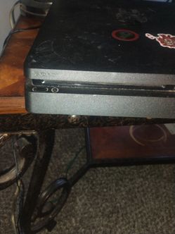 PS4 slim with 2 games