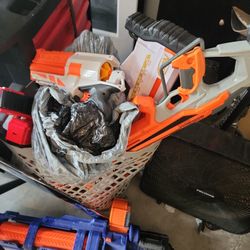  Nerf Guns