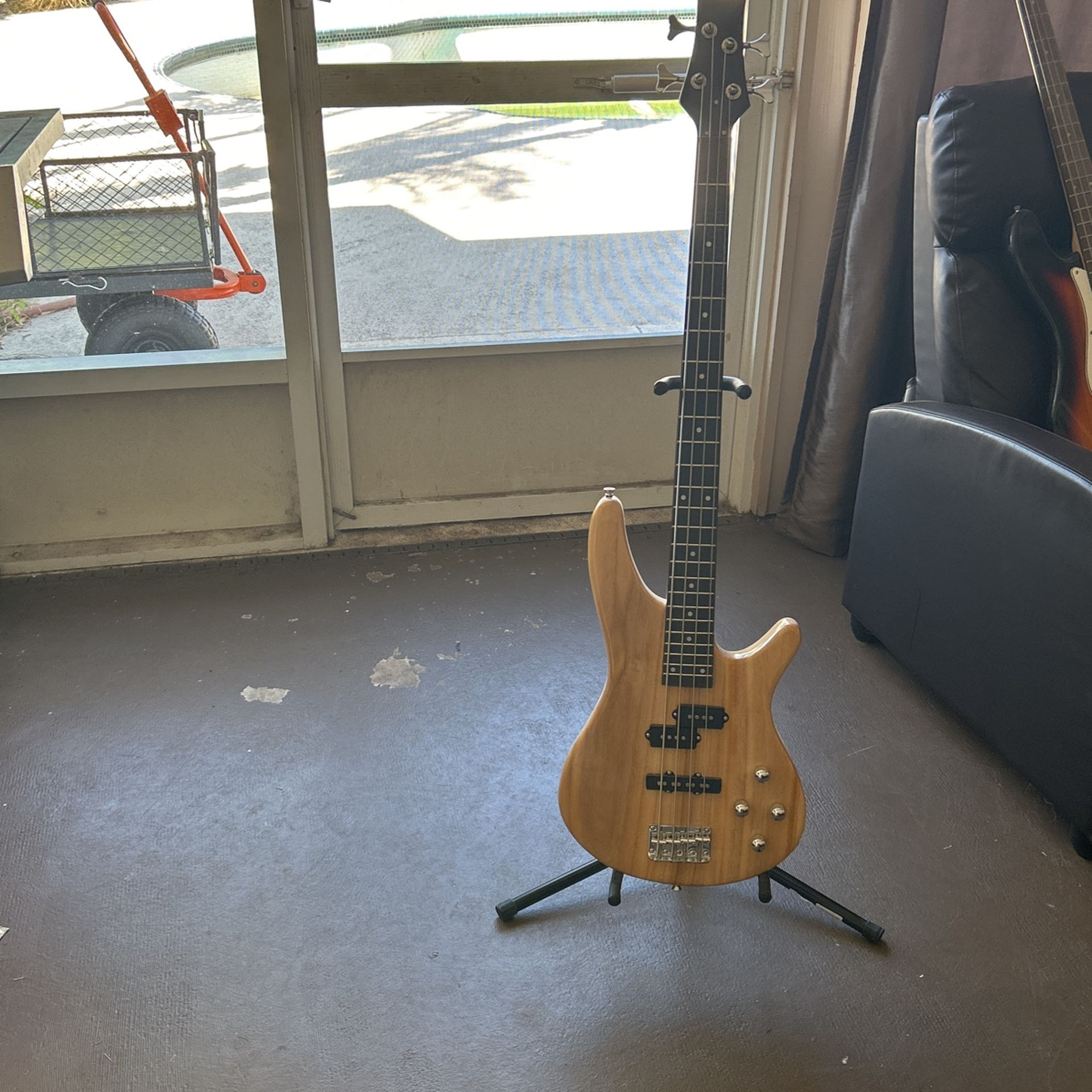 Coustom Bass