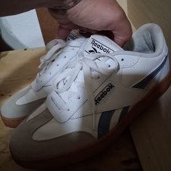 Reebok white and blue stripe