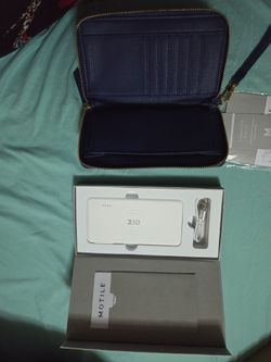 Ladies wallet with 3,000 MaH power bank