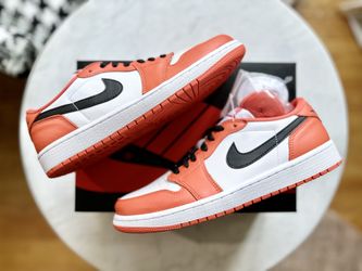 Jordan 1 Low OG Starfish Size 8.5 DS Brand New w/ Receipt!