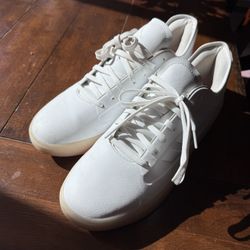 Men’s Tennis Shoes 