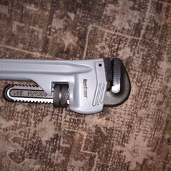 24" Pipewrench