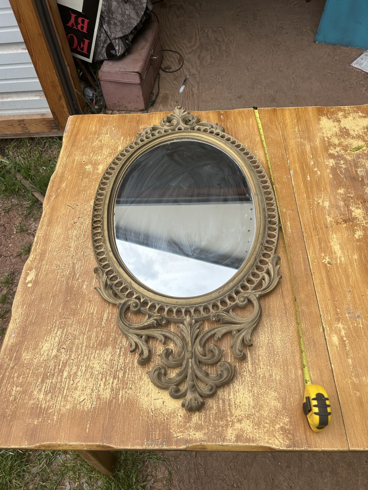 nice mirror iits 30 inches tall and 17 inches wide