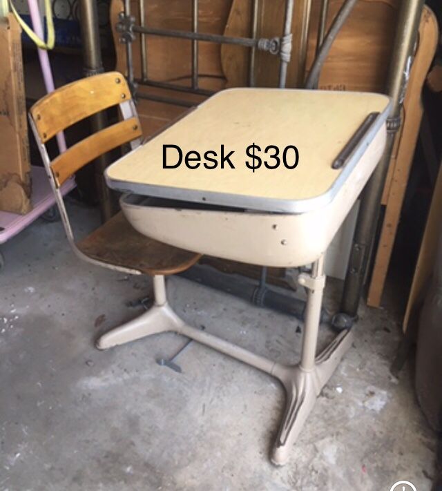 Vintage Student School Desk Pick Up N.Rialto