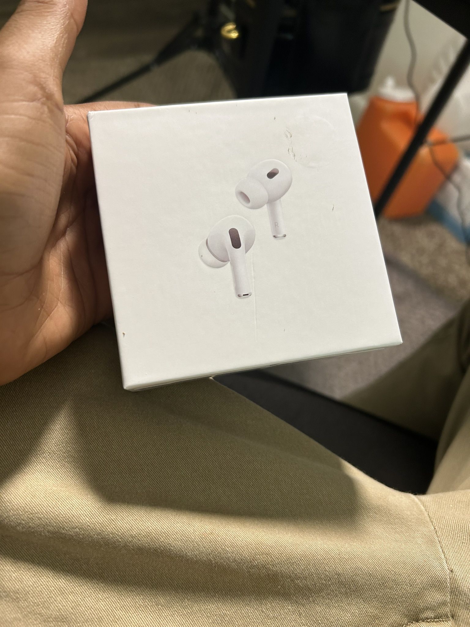 airpod pros ( only 2) 
